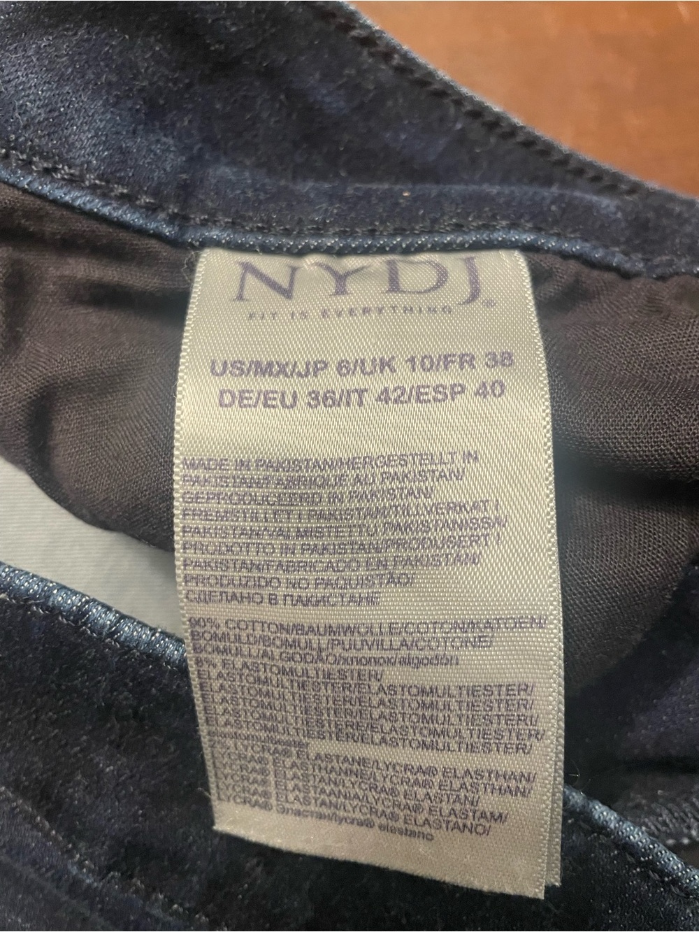 NYDJ Marilyn Straight Leg Jeans Dark Blue Wash Size 6 Slimming, stretch $115 - Picture 5 of 8